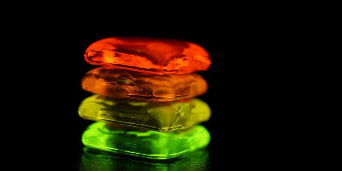 Lumineszierende Gläser für den Produktschutz